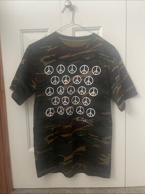 Paul McCartney 2017 tour Camo Peace Sign Short Sleeve Tee - Green - Small